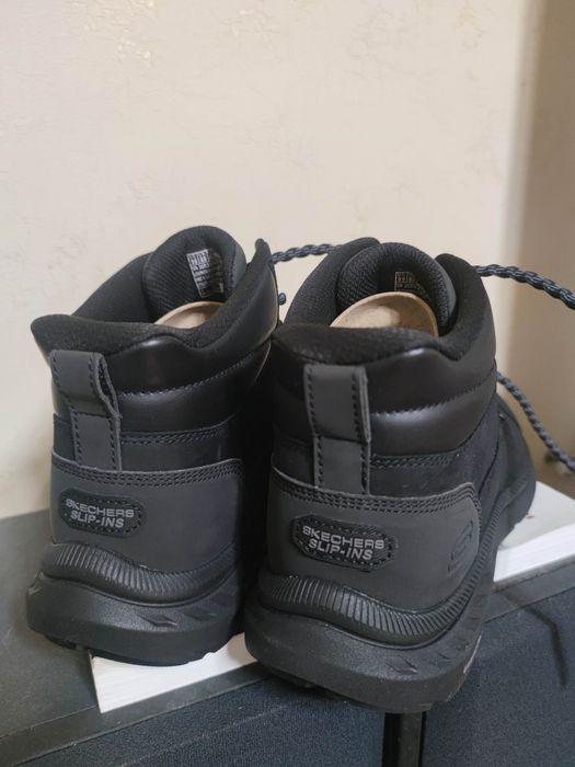 Продам мужские ботинки Sketchers