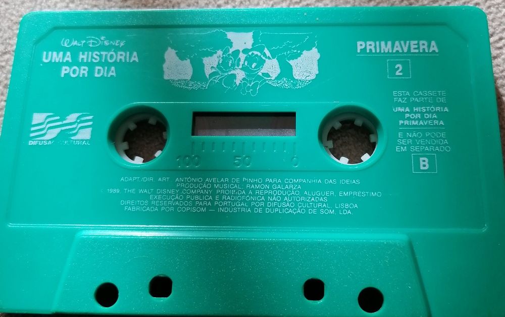 Cassetes com histórias infantis