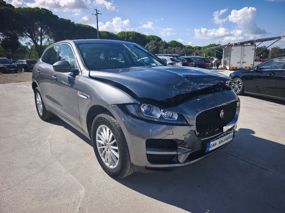 Jaguar F-pace 2.0 180 cv