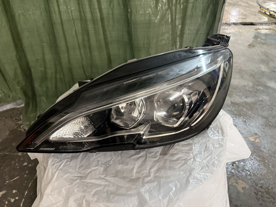 Передня  ліва фара до до peugeot 308 t9 рестайлінг з 2016 року