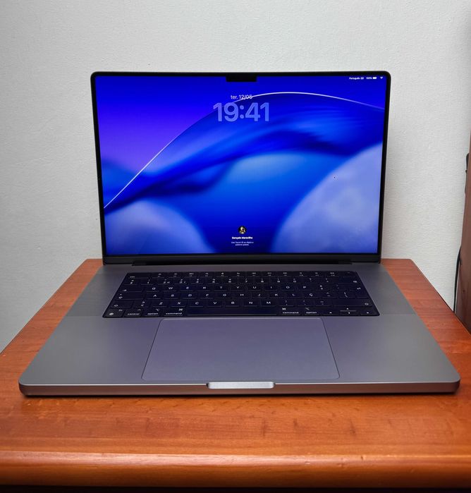 Macbook M2 Max 16" 12 CPU 38 GPU /32gb RAM / 1TB