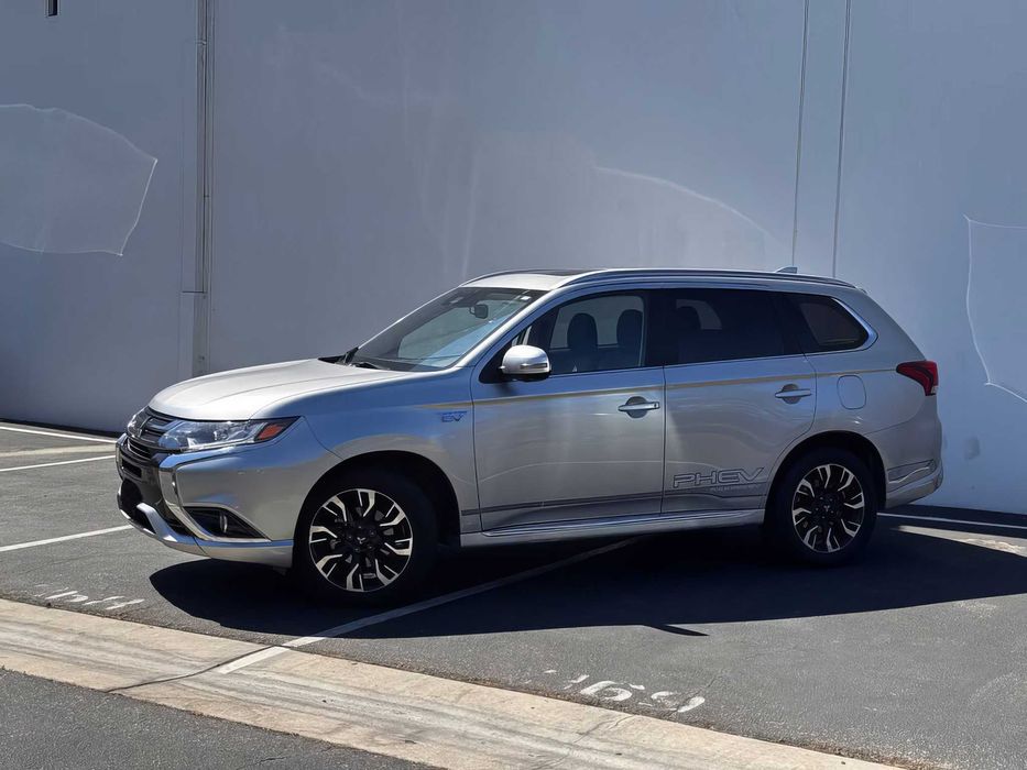 Mitsubishi Outlander      2018