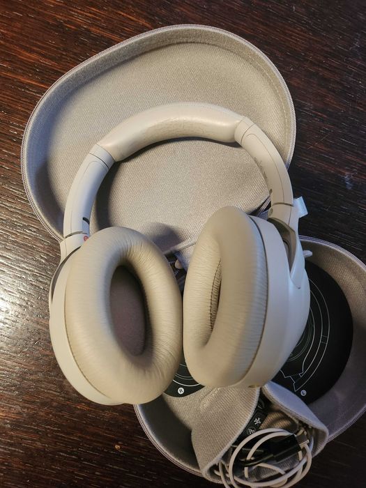 Słuchawki Sony WH-1000XM4 – dobry stan / mały defekt