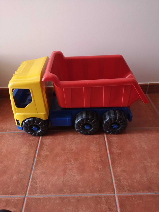 Camião de brincar com ofertas!!!
