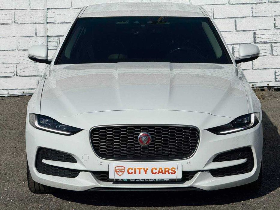 Jaguar XE 2020 р