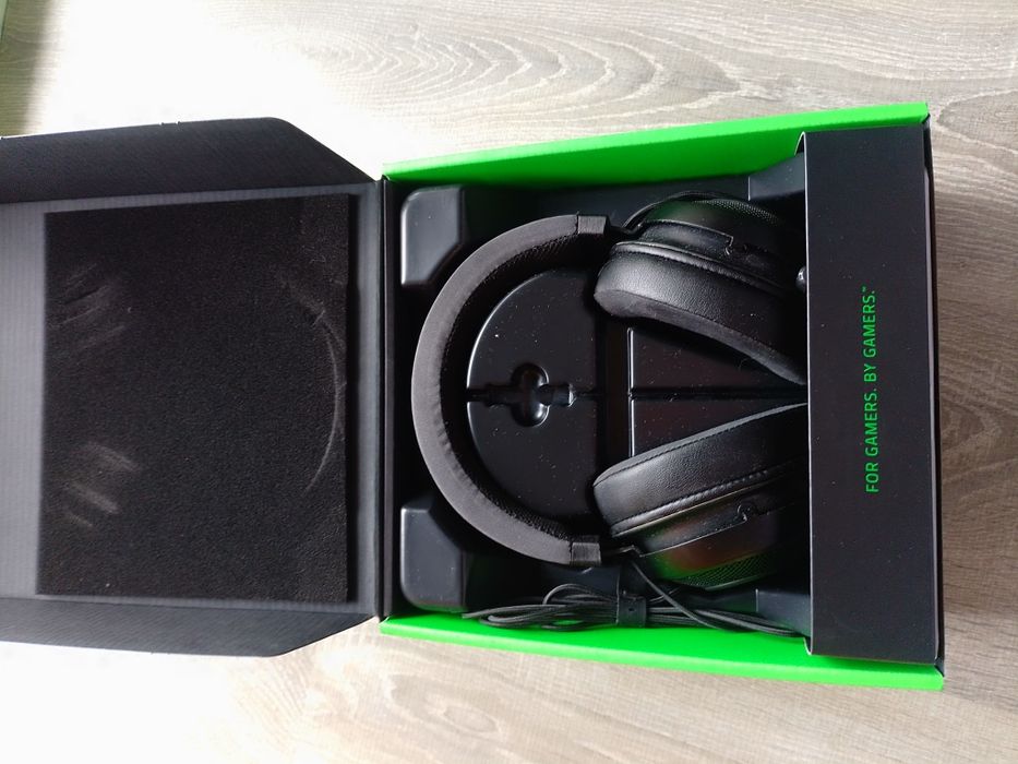 Навушники Razer Kraken v2 і навушники безпровідні Aula s6