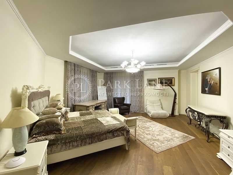 Продам Резиденцію в Лісниках з власним парком та озером Обухівський