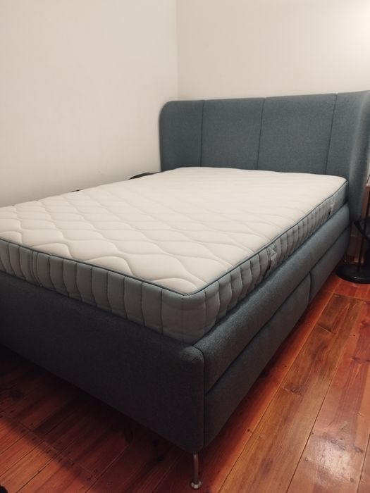 Cama de casal com colchão