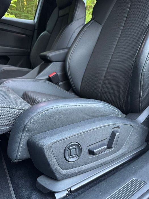 Авто Audi q4 sportback e-tron