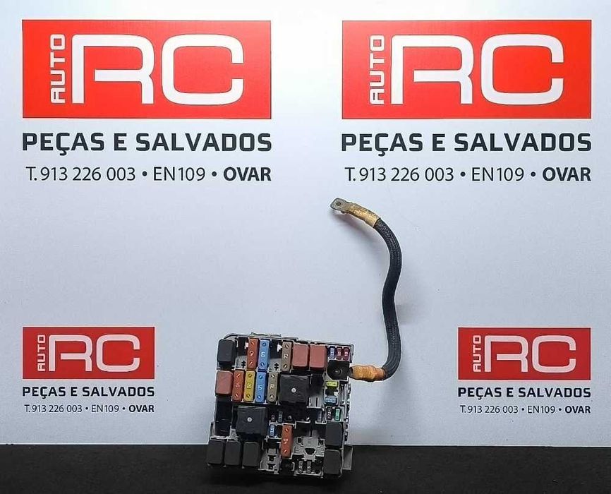 Caixa Fusíveis / SAM / BSI 51827977 - FIAT PUNTO Caixa/parte traseira inclinada