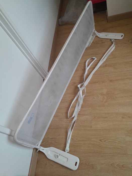 Vendo Barreira de Cama BREVI muito bonita como nova