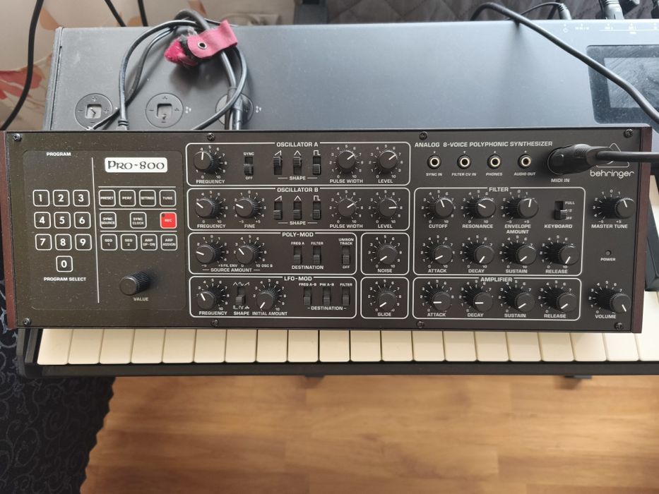Behringer Pro 800