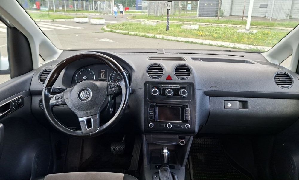 Оренда авто під Таксі Volkswagen Caddy 2011, Авто под Такси