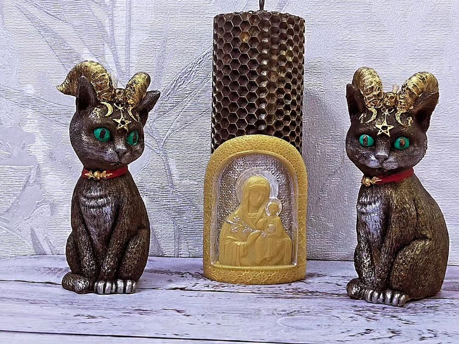 Воскові свічки для ритуала