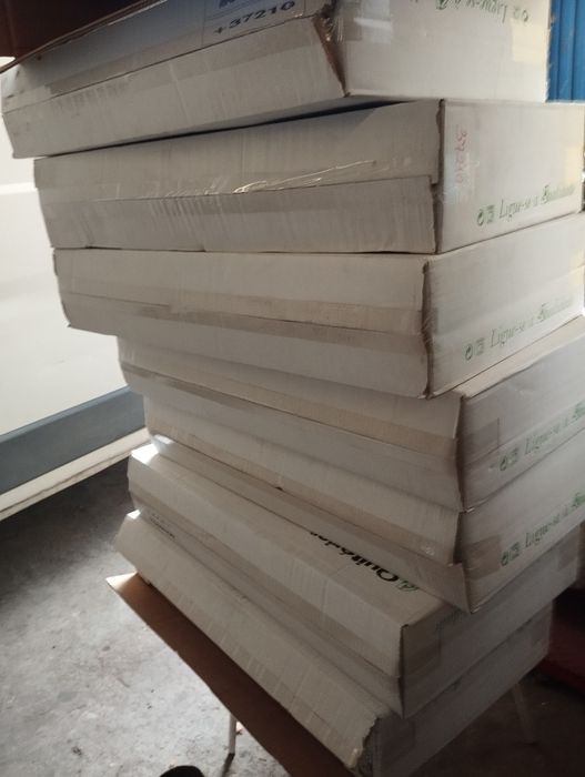 Quadros elétricos novos em ferro