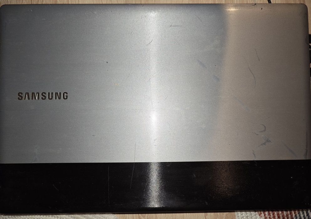 Laptop Samsung RV515