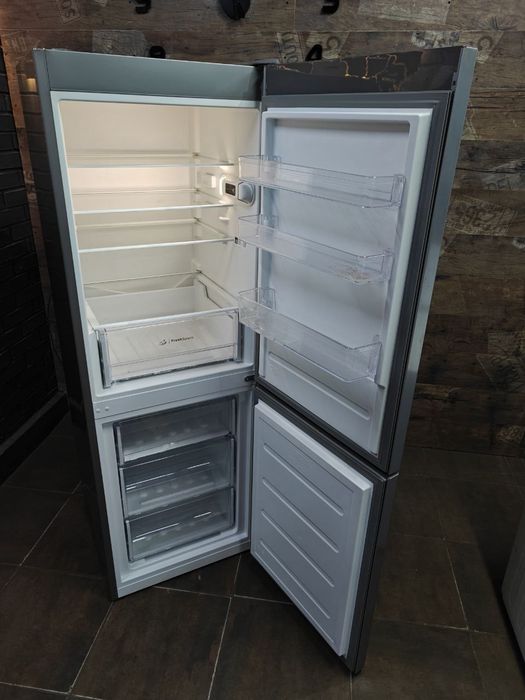 Холодильник Indesit LI8S1 в новому стані , є доставка