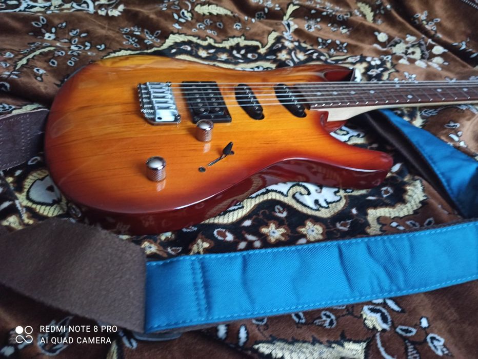 Электрогітара(12000) Ibanez ( десять тисяч)нова без чехла, обм