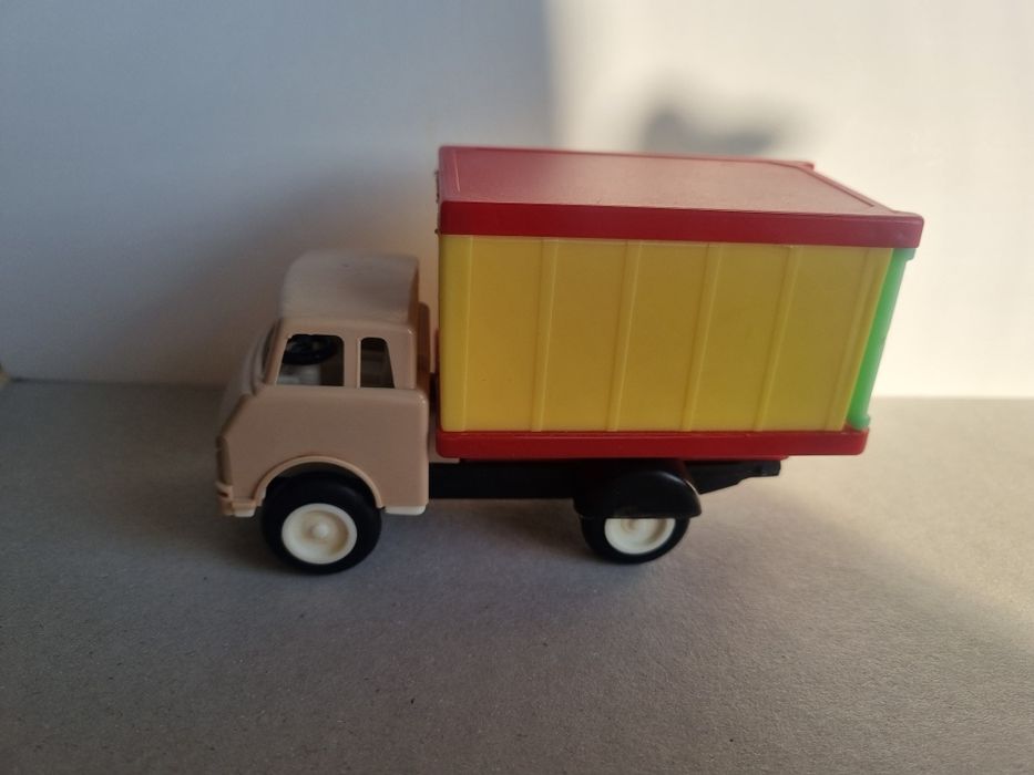 Guliwer ciężarówka PRL