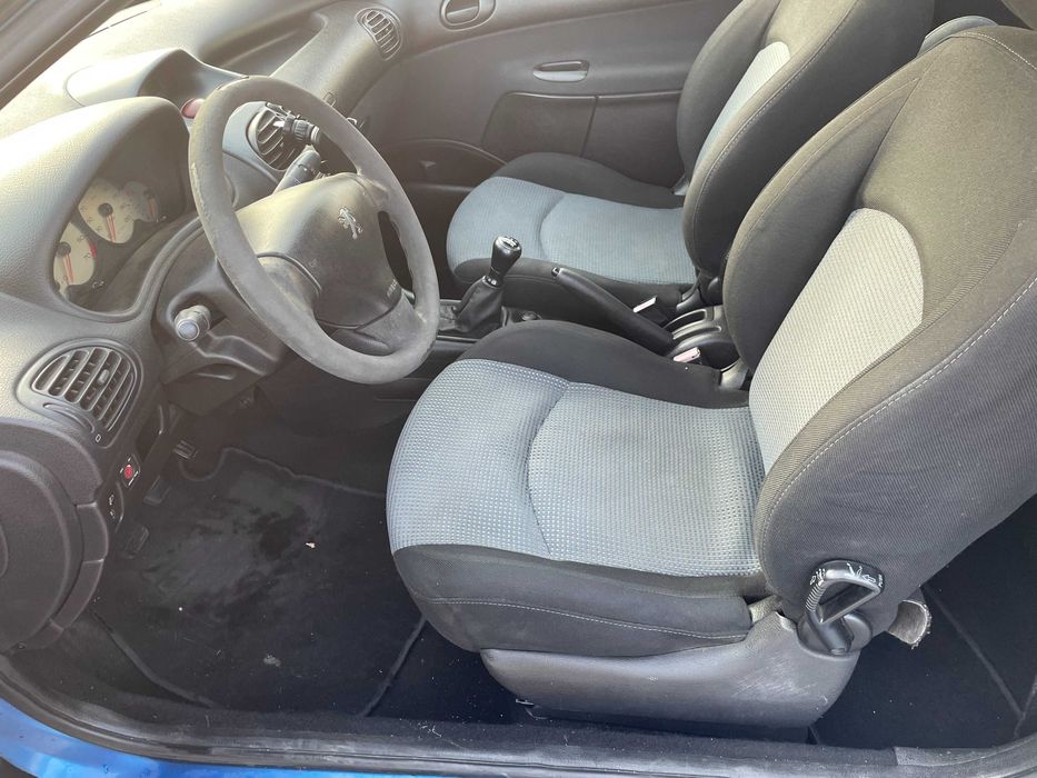 Vendo Peugeot 206 (Zona Amarante)