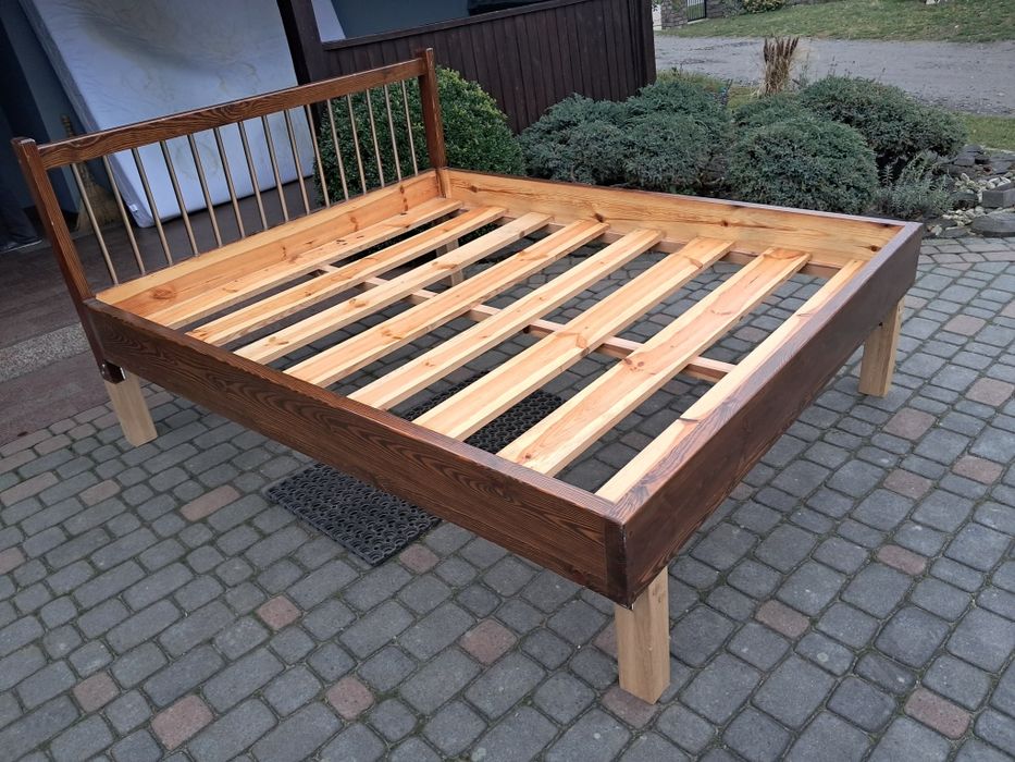 Drewniane łóżko 160x200