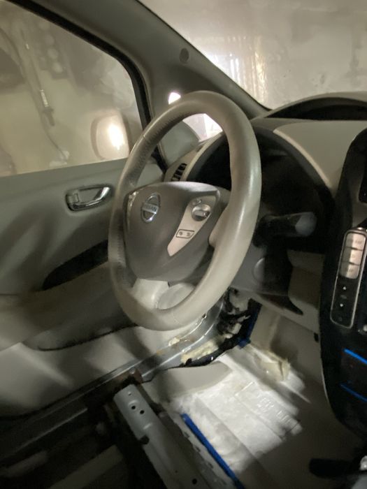 Руль Nissan Leaf