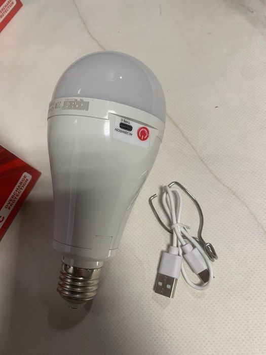Аварийная Led лампа 2в1 E27 20вт лампочка с аккумулятором+usb в патрон