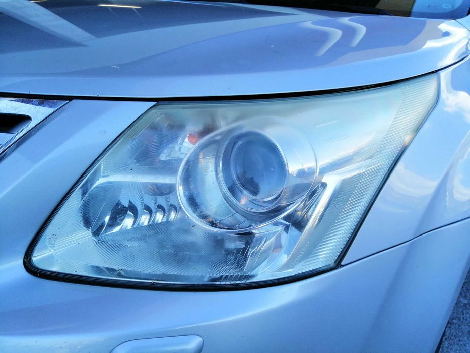 Ópticas frente Toyota Avensis