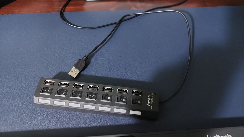 7-Port USB Hub with On/Off Button64550307092355121