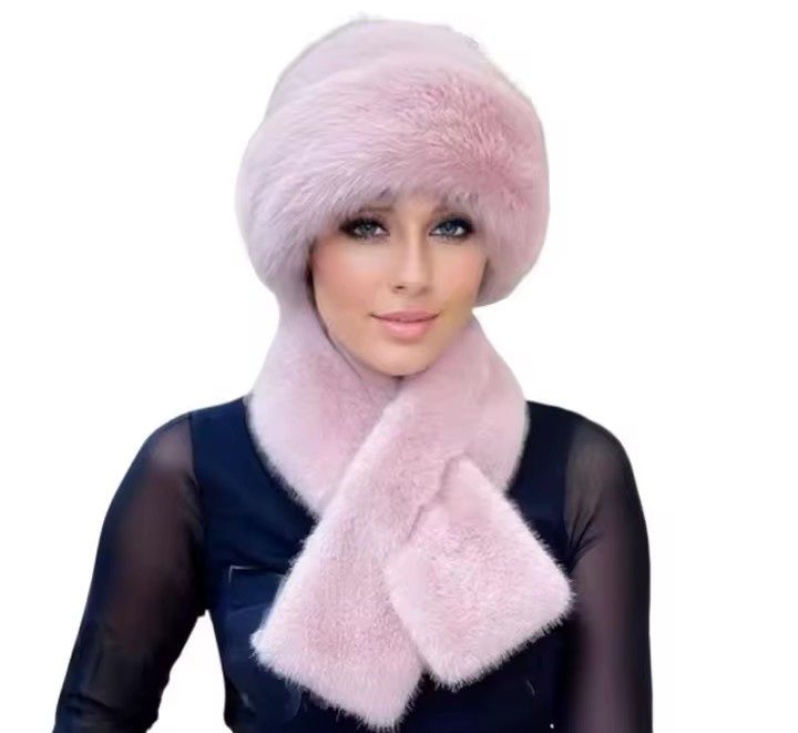 Шапка жіноча. Новий комплект