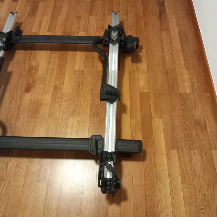 Barras de tejadilho e suportes de bicicletas THULE