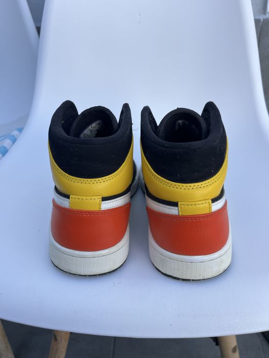 Air jordan 1 amarillo orange black