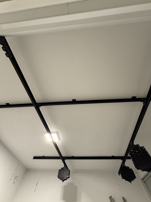 Rail de Teto para Iluminação +  3 Suportes de Cabeças de Luz