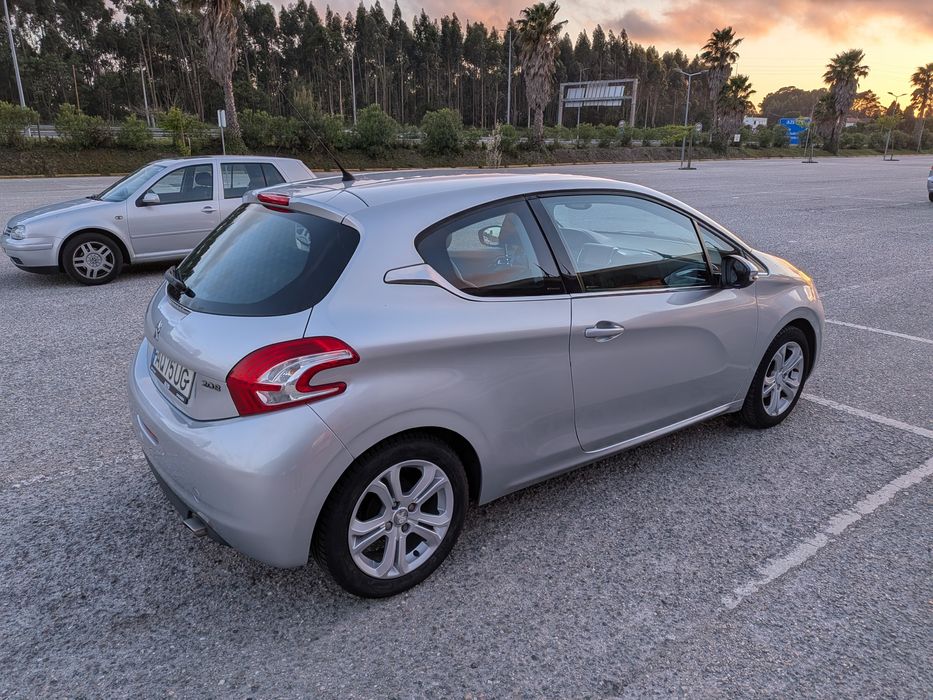 Peugeot 208 82cv (2013)