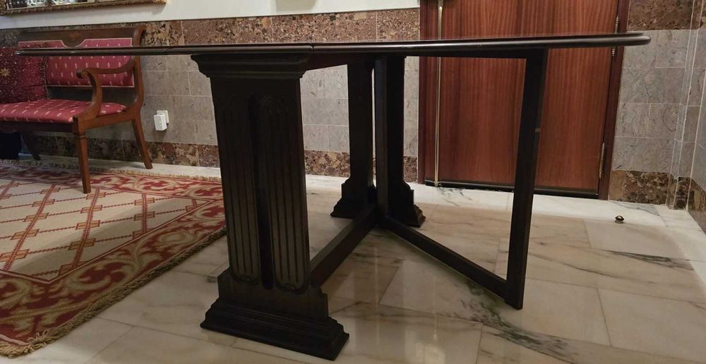 Mesa de jantar Estilo Inglês (DESOCUPAR urgente)