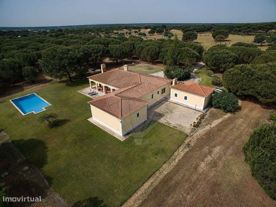 Moradia T4 para venda