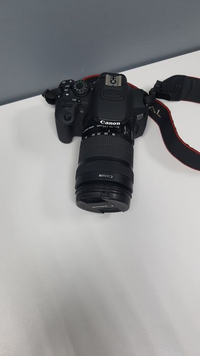 Фотоапарат Canon EOS  700D 18-55MM