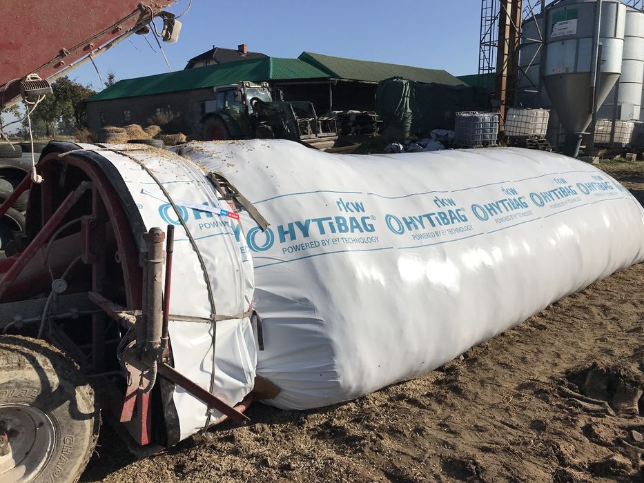 Pakowanie  w rękaw wysłodki buraczane wytłoki ziarno całe kukurydza