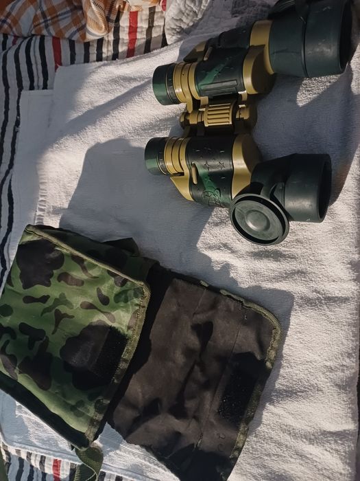 Binóculos com bolsa