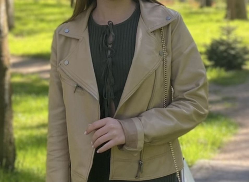 Бежева шкіряна косуха