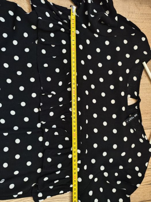 Czarna w kropki sukienka r.S