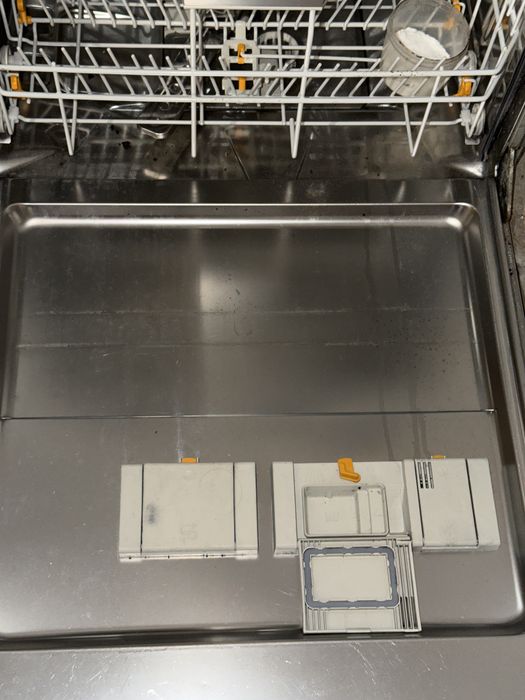 Вбудована посудомийка MIELE 60см