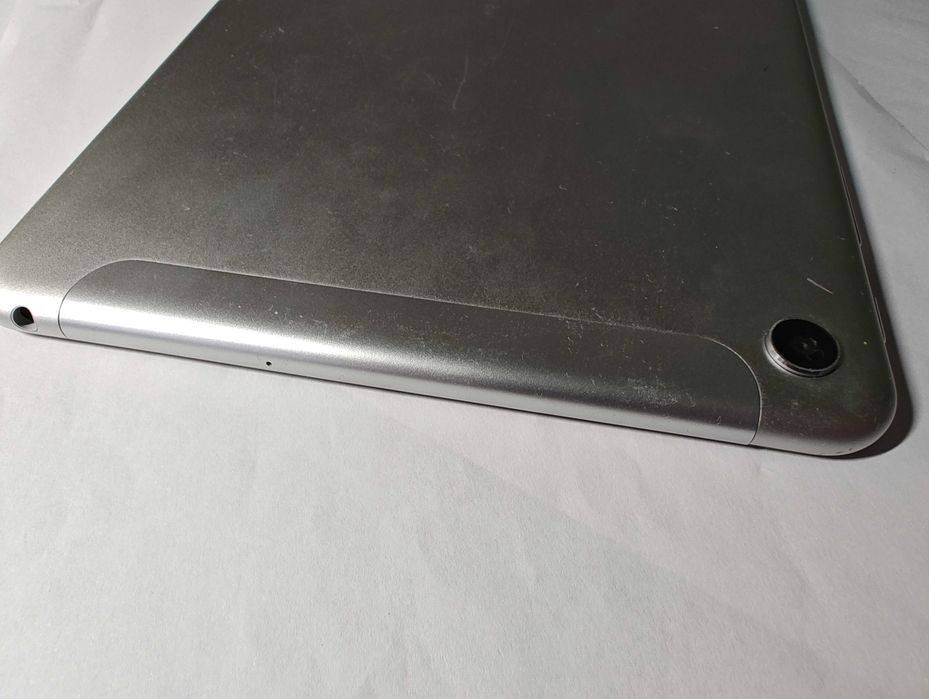 планшет LG G Pad 5 10.1 FHD LTE (LM-T600)  32GB\4GB