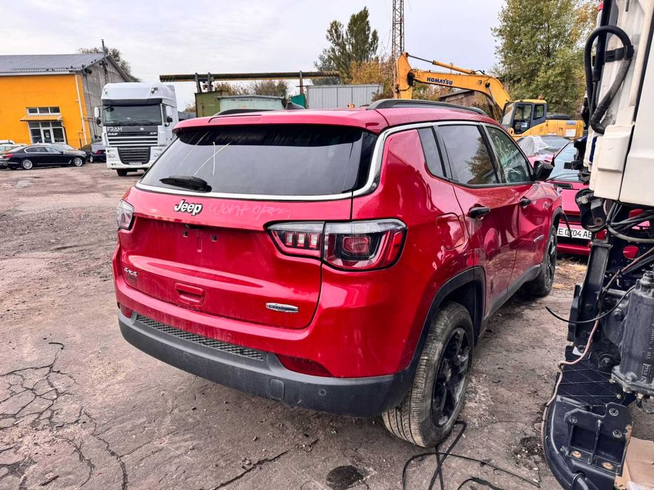 Бампер задний в зборі jeep compass latitude 2018