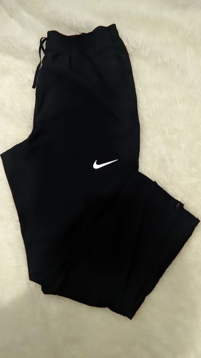 Чоловічі спортивні штани Nike
