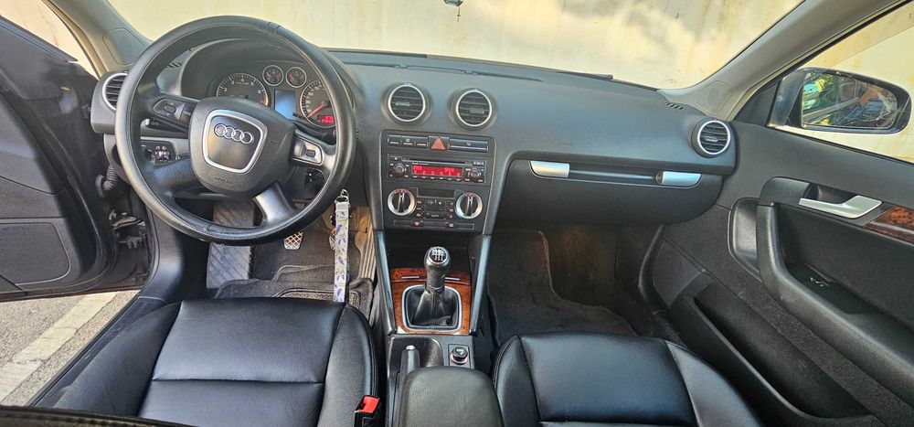 Audi A3 Sportback 1.6 FSI - 115cv - Muito bem estimado