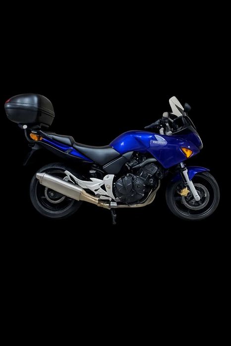 Vendo CBF 600 SA em excelentes condições.