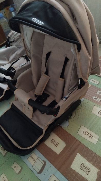 Коляска для двійнят або погодок