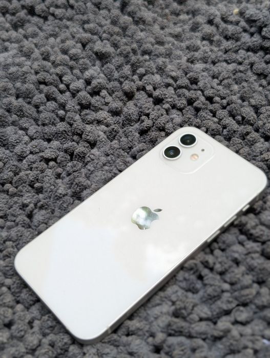 iPhone 12 128gb.