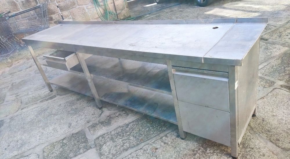 Bancada em Inox com gavetas